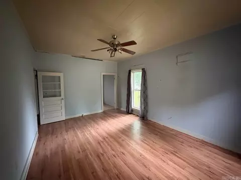 Living - 217 Oak St, Trumann, AR 72472 photo 3 of 5