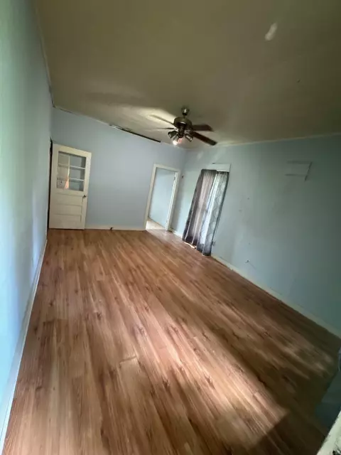 Living - 217 Oak St, Trumann, AR 72472 photo 2 of 5