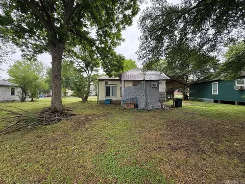 Exterior - 217 Oak St, Trumann, AR 72472 photo 10 of 22