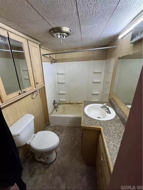 Bath - 217 Oak St, Trumann, AR 72472 photo 1 of 2