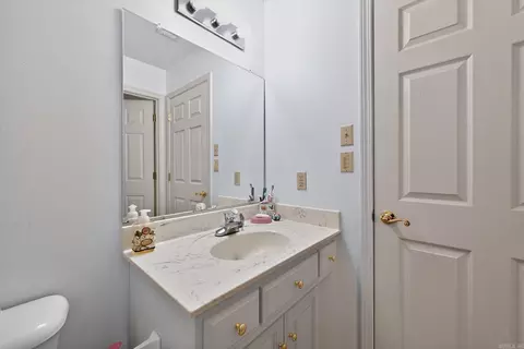 Bath - 30 Summerset Pl, Pine Bluff, AR 71603 photo 4 of 4