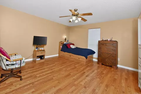 Bedroom - 30 Summerset Pl, Pine Bluff, AR 71603 photo 3 of 4