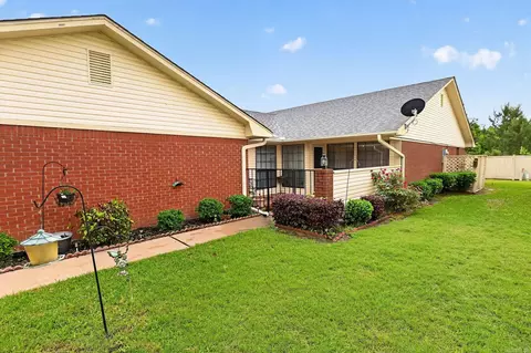 Exterior - 30 Summerset Pl, Pine Bluff, AR 71603 photo 5 of 6