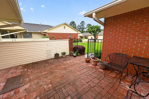Exterior - 30 Summerset Pl, Pine Bluff, AR 71603 photo 2 of 6