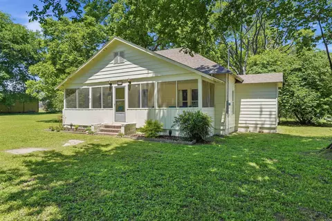 Exterior - 211 NE Third St, Bryant, AR 72022 photo 7 of 8
