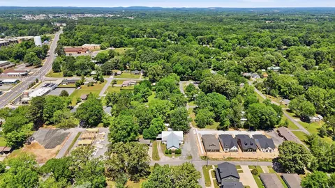 View/Area - 211 NE Third St, Bryant, AR 72022 photo 1 of 6