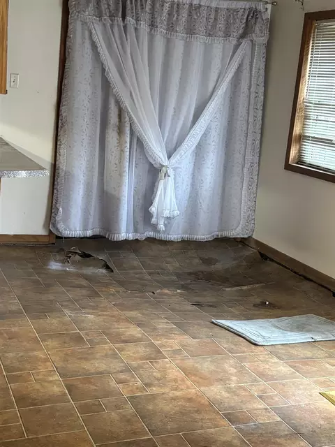 Kitchen - 703 W 4th St, Lonoke, AR 72086 photo 5 of 5