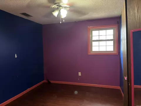 Bedroom - 703 W 4th St, Lonoke, AR 72086 photo 3 of 5