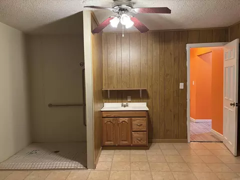 Bath - 703 W 4th St, Lonoke, AR 72086 photo 6 of 6