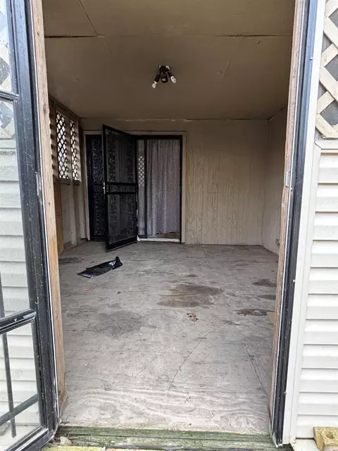 Exterior - 703 W 4th St, Lonoke, AR 72086 photo 7 of 9