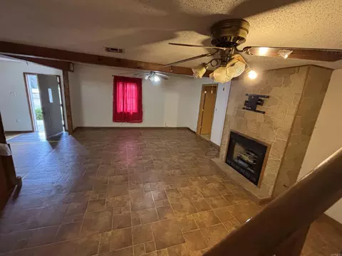 Living - 703 W 4th St, Lonoke, AR 72086 photo 3 of 4