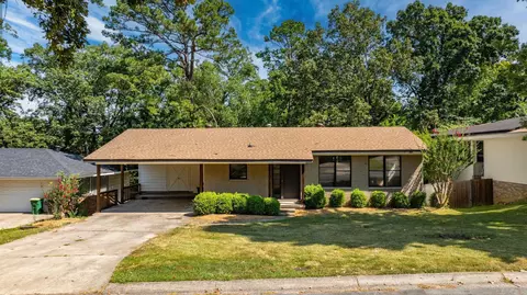 4 Pilot Point Pl, Little Rock, AR 72205