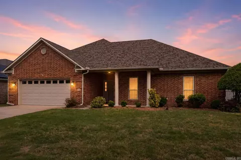 1320 Crosspoint, Conway, AR 72034 photo 2