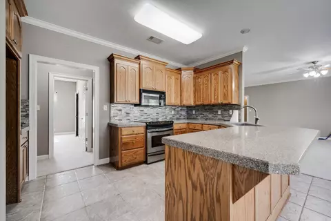 Kitchen - 1320 Crosspoint, Conway, AR 72034 photo 1 of 4