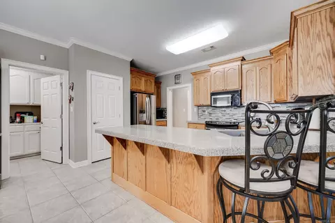 Kitchen - 1320 Crosspoint, Conway, AR 72034 photo 2 of 4