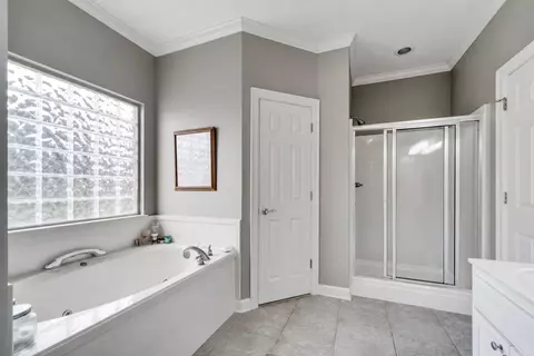 Bath - 1320 Crosspoint, Conway, AR 72034 photo 1 of 3