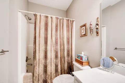 Bath - 1320 Crosspoint, Conway, AR 72034 photo 3 of 3