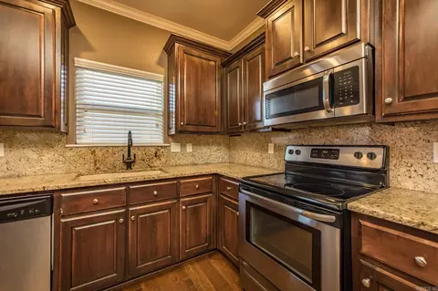 Kitchen - 107 Hudson Branch Dr, Austin, AR 72007 photo 2 of 5