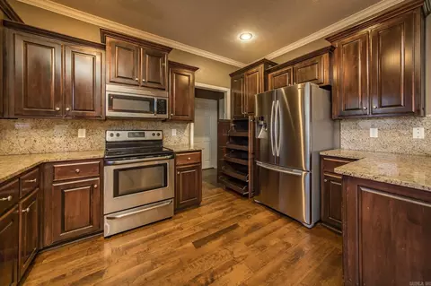 Kitchen - 107 Hudson Branch Dr, Austin, AR 72007 photo 3 of 5