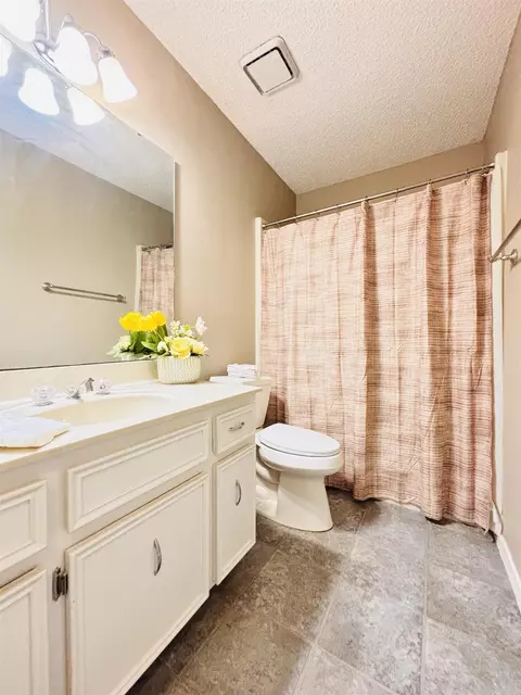 Bath - 23 Dark Forest Pl, Benton, AR 72019 photo 1 of 4