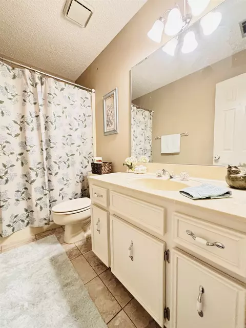 Bath - 23 Dark Forest Pl, Benton, AR 72019 photo 3 of 4