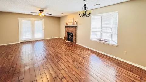 Living - 23 Dark Forest Pl, Benton, AR 72019 photo 4 of 7