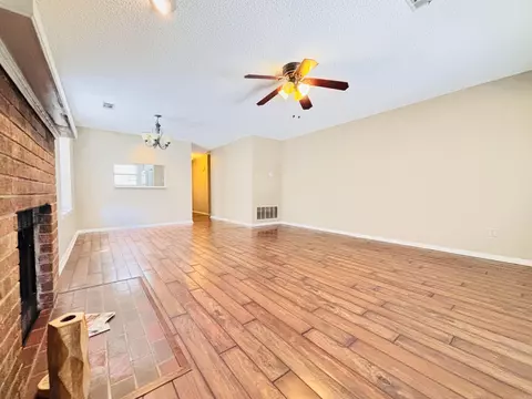 Living - 23 Dark Forest Pl, Benton, AR 72019 photo 3 of 7