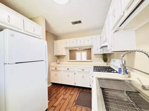 Kitchen - 23 Dark Forest Pl, Benton, AR 72019 photo 1 of 4