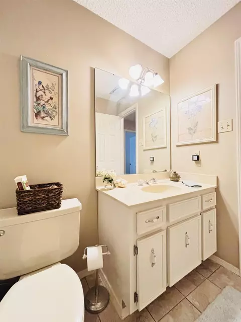 Bath - 23 Dark Forest Pl, Benton, AR 72019 photo 4 of 4