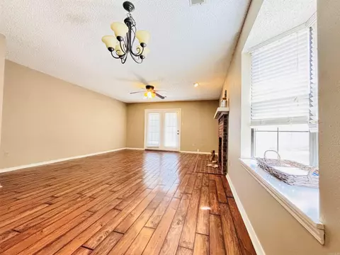 Living - 23 Dark Forest Pl, Benton, AR 72019 photo 6 of 7