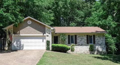 1403 Misty Dr, Benton, AR 72019