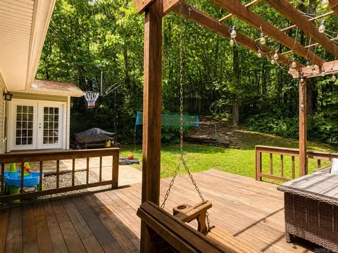 Exterior - 1403 Misty Dr, Benton, AR 72019 photo 2 of 4