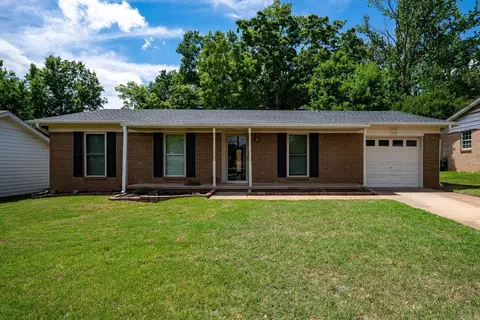 1906 Green Acres Rd, Jacksonville, AR 72076
