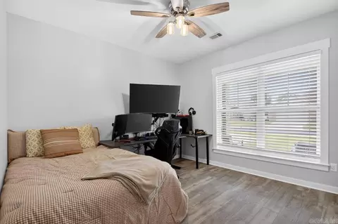 Bedroom - 2319 Pleasant Cove Dr, Conway, AR 72034 photo 1 of 7
