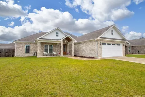 Exterior - 2319 Pleasant Cove Dr, Conway, AR 72034 photo 3 of 8