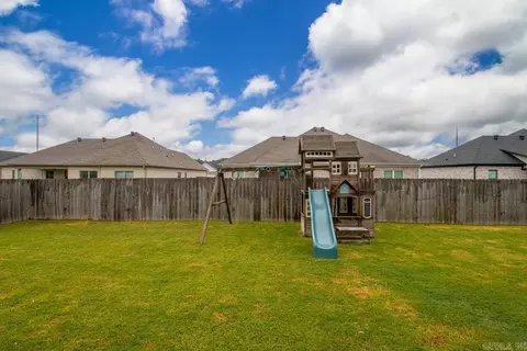 Exterior - 2319 Pleasant Cove Dr, Conway, AR 72034 photo 6 of 8