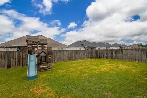 Exterior - 2319 Pleasant Cove Dr, Conway, AR 72034 photo 7 of 8