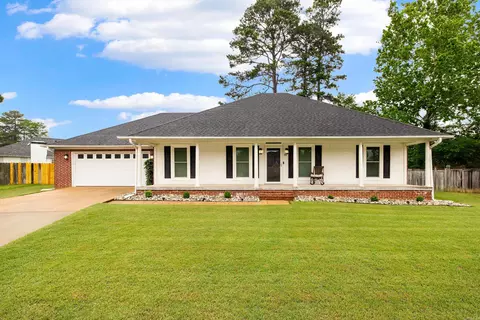 56 Waterside Cv, Maumelle, AR 72113