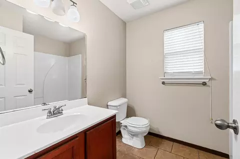 Bath - 14616 Woodside Place Loop, Alexander, AR 72002 photo 3 of 4