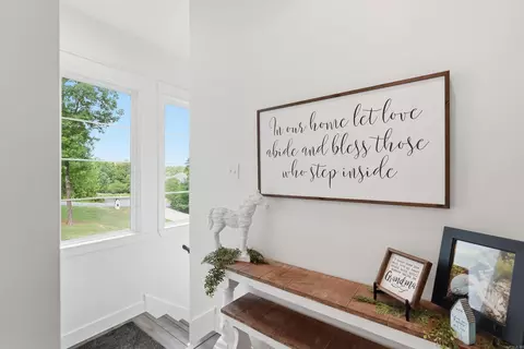 Entry Way - 64 Moseley Ln, Conway, AR 72032 photo 4 of 6