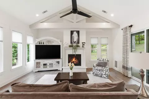 Living - 64 Moseley Ln, Conway, AR 72032 photo 1 of 4