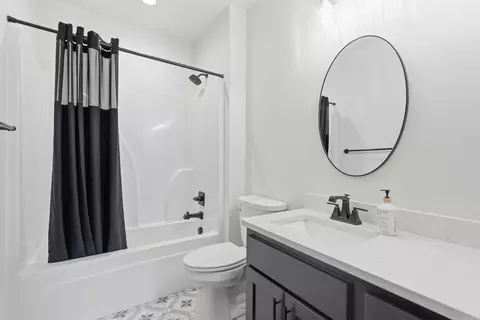 Bath - 64 Moseley Ln, Conway, AR 72032 photo 8 of 8