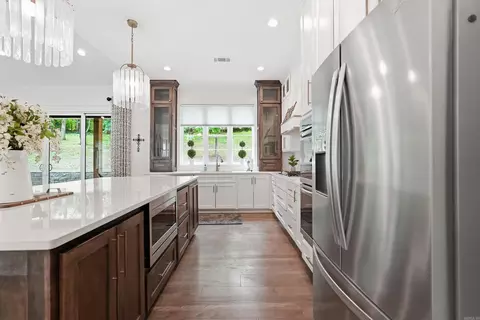 Kitchen - 64 Moseley Ln, Conway, AR 72032 photo 4 of 6