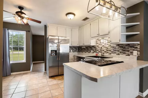 Kitchen - 13298 Dixie Ln, Trumann, AR 72472 photo 1 of 4
