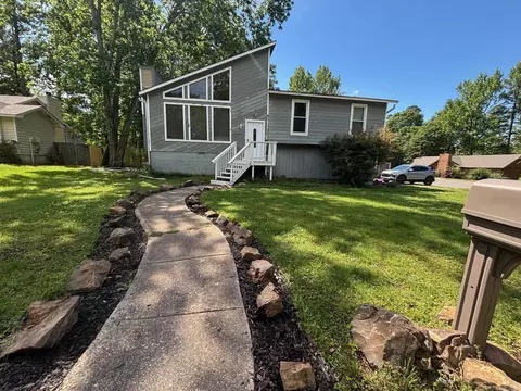 21 Smoking Oaks Dr, Maumelle, AR 72113