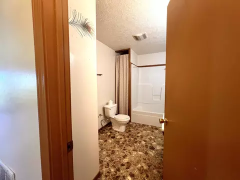 Bath - 1894 Oak Grove Loop, Timbo, AR 72680 photo 2 of 5