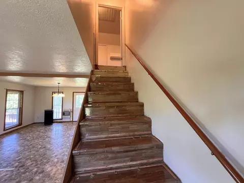 Entry Way - 1894 Oak Grove Loop, Timbo, AR 72680 photo 2 of 2