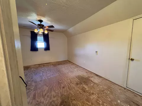 Bedroom - 1894 Oak Grove Loop, Timbo, AR 72680 photo 6 of 8