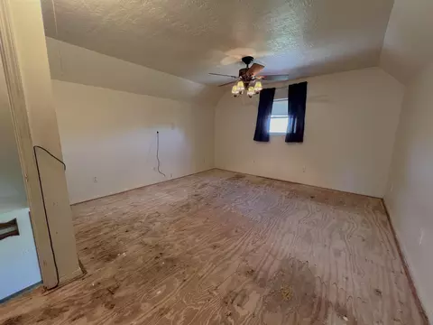 Bedroom - 1894 Oak Grove Loop, Timbo, AR 72680 photo 7 of 8