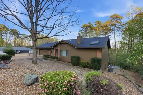 1 Narvaez Ln, Hot Springs Village, AR 71909